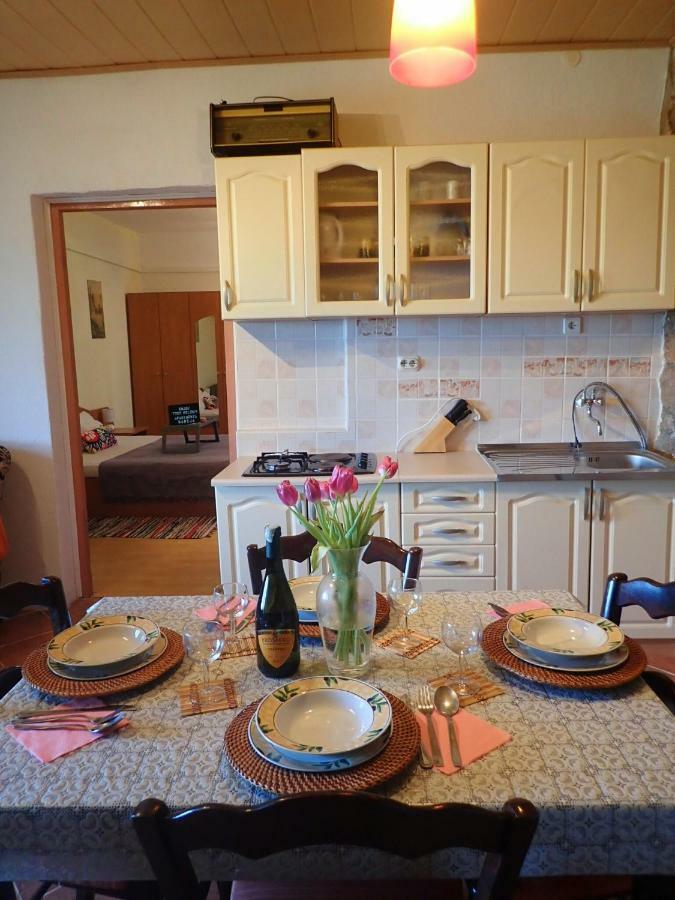 Apartments Marija Карлобаг Экстерьер фото